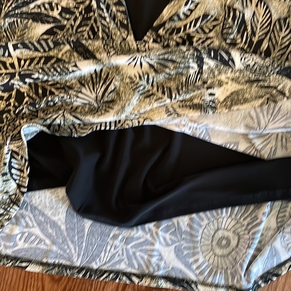 MAGGIE BARNES 2 in 1 look blouse top Leaf motif 3/4 sleeve front ring accent 3X - Picture 8 of 13